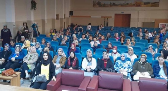 Usta öğreticilerine Türk Edebiyatında Aile eğitimi verildi