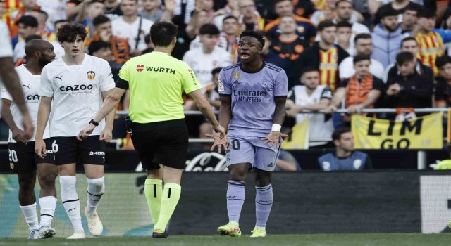 Valenciaya 5 maç seyircisiz oynama cezası verildi
