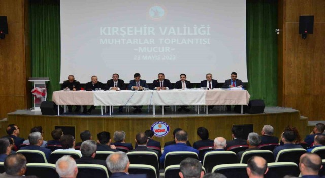 Vali Buhara muhtarları dinledi