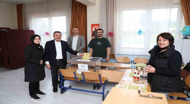 Vali Cevdet Atay oyunu kullandı
