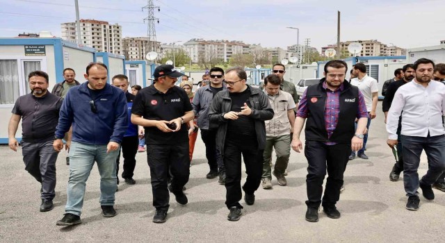 Vali Kızılkaya, Elbistanda kaldığı yerden devam ediyor