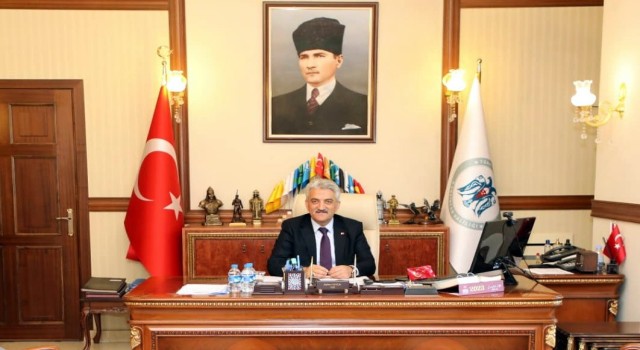 Vali Makas: “19 Mayıs, Türkiye Cumhuriyetinin temellerinin atıldığı bir diriliş ve şahlanış destanıdır”