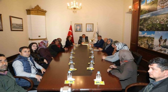 Vali Öksüz, vatandaşlarla bir araya geldi