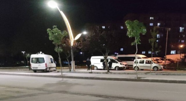 Vanda şüpheli çanta alarmı