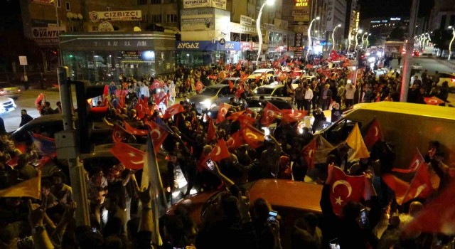 Vandan Kılıçdaroğluna sloganlı uğurlama