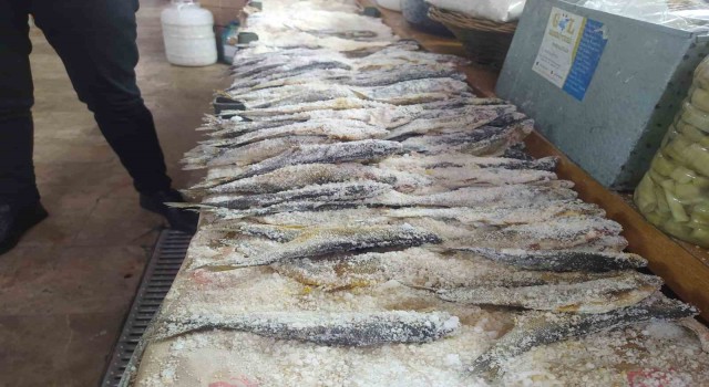 Vanın farklı lezzeti: Tuzlu balık