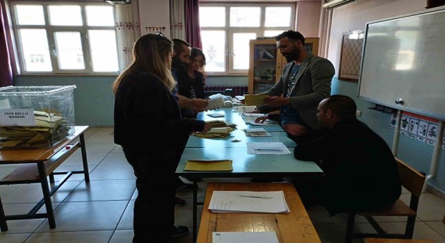 Vartoda oy kullanma işlemi sorunsuz devam ediyor