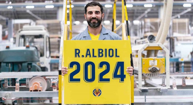 Villarreal, Raul Albiolun sözleşmesini 1 yıl uzattı