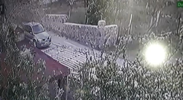 Yaşlı kadının 10 bin TLsinin çalan bohçacı hırsızlar kayıplara karıştı