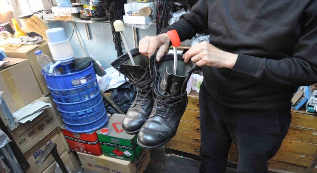 Yazlık ayakkabılara geçerken kışlık botlar bakım yapmadan kaldırmamalı