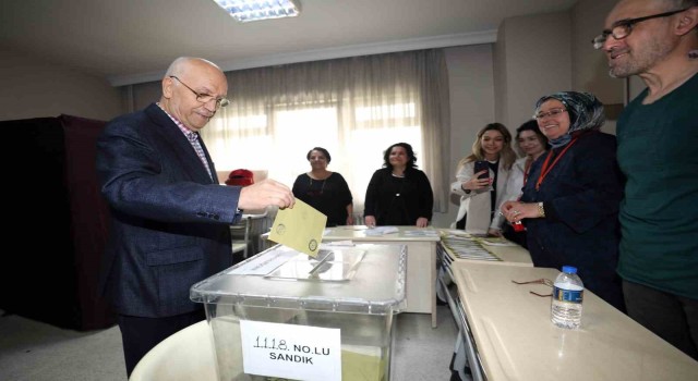 Yenimahalle Belediye Başkanı Yaşar oyunu kullandı