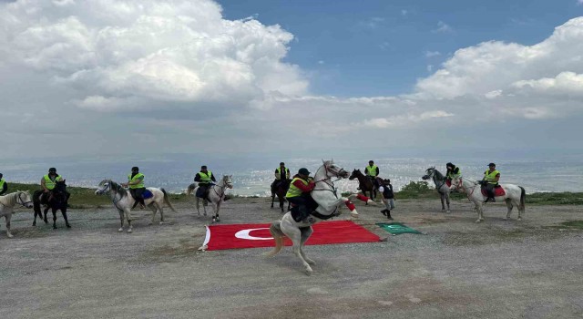 Yeşilay Spor Kulübünden 19 Mayıs tırmanışı