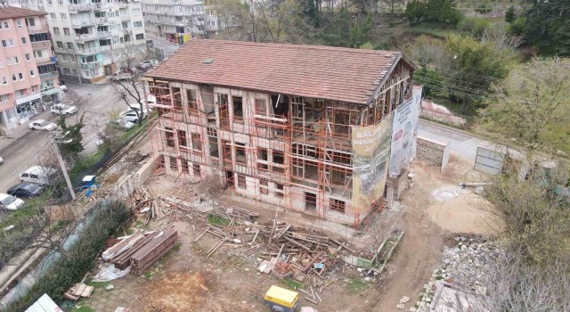 Yıldırım tarihi ayağa kaldırıyor