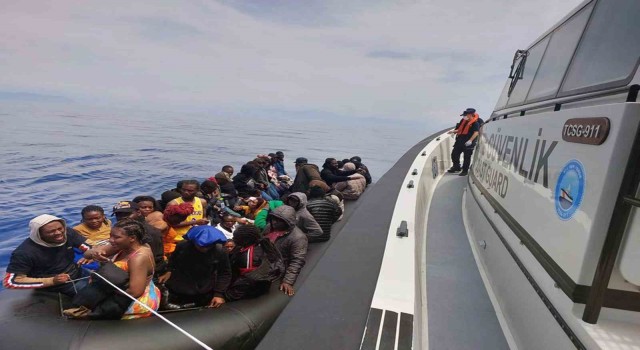 Yunanistanın ölüme ittiği 46 göçmen kurtarıldı