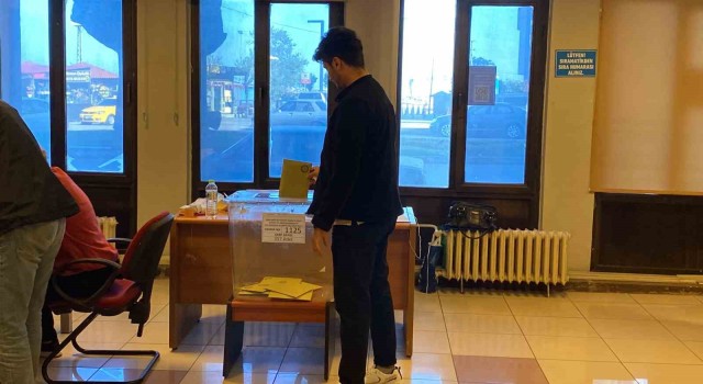 Zonguldakta oy verme işlemi başladı