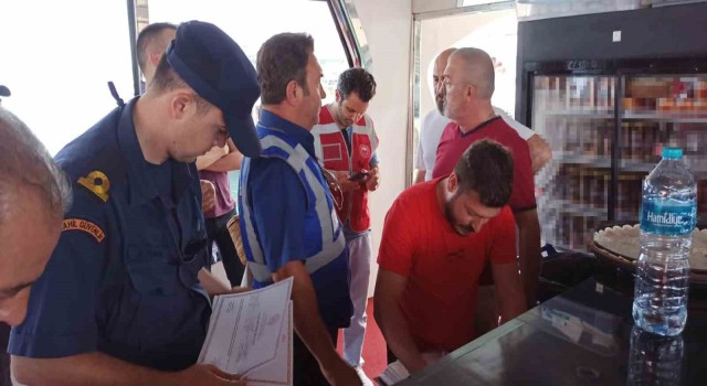 Adalarda turist taşıyan gezi tekneleri denetlendi