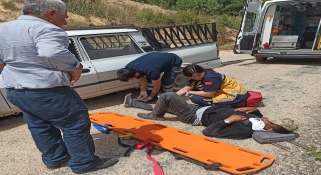 Adıyamanda iki araç kafa kafaya çarpıştı: 2 yaralı