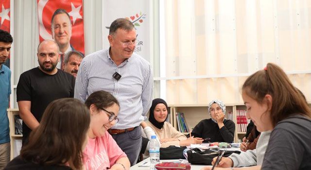 Afetzede çocuklar, Destek Eğitim Merkezinde sınavlara hazırlanıyor