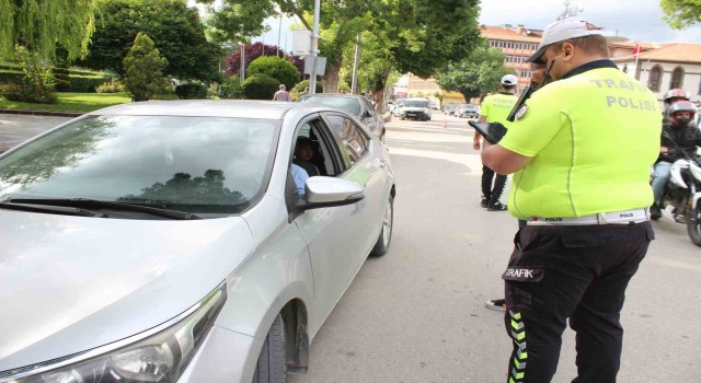 Afyonkarahisar polisinden ‘Huzur-3 denetimi