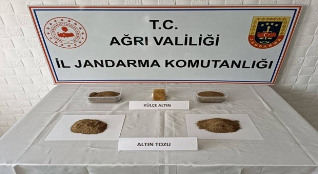 Ağrıda külçe altın ve altın tozu ele geçirildi