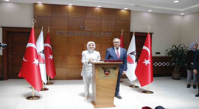 Aile ve Sosyal Hizmetler Bakanı Göktaş, Diyarbakır Valiliğini ziyaret etti