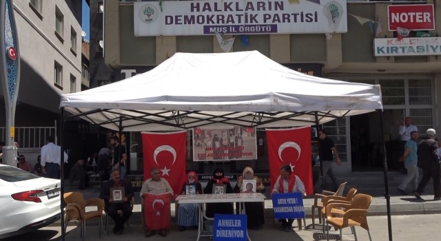 Ailelerin evlat nöbeti devam ediyor