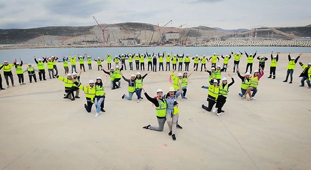 Akkuyu Nükleer Güç Santrali Ekı̇bı̇ Vı̇deo Klı̇pte Rol Aldı