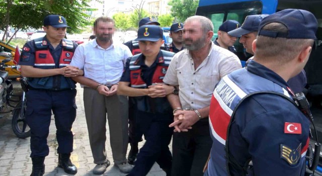 Aksarayda 2 kişiyi öldürmekten 20 yıldır aranan 2 kardeş JASAT operasyonuyla yakalandı
