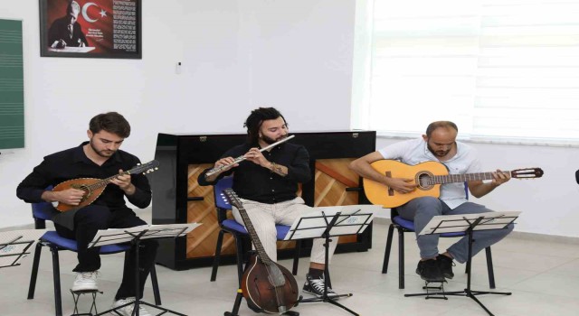 ALKÜde mandolin topluluğunun sesi Avrupan duyuldu