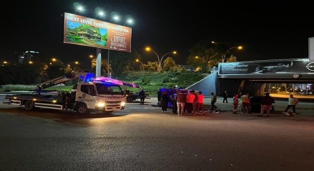 Ankarada servis ile otomobil çarpıştı: 3 yaralı