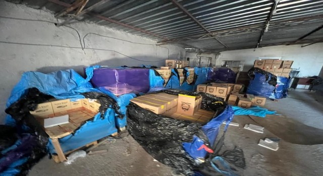 Antalyada 13 bin şişe sahte içki ele geçirildi