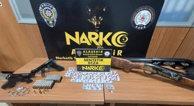Apart odasında uyuşturucu ile yakalandılar