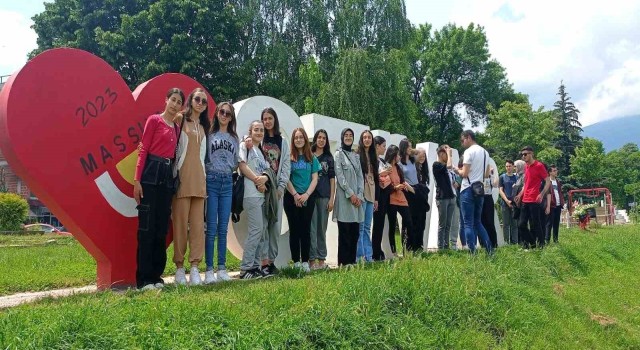 Ardahanda öğretmen ve öğrenciler yurt dışı deneyimi yaşıyor