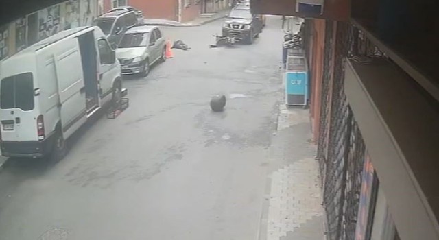 Arnavutköyde feci motosiklet kazası kamerada