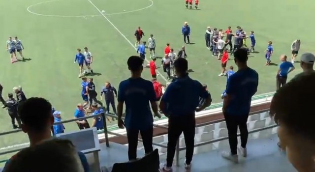 Artvinde U17 futbol maçı sonrası kavga