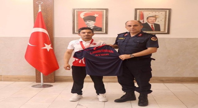 Aydın İl Jandarma Komutanı Demir, dünya ikincisi Sılıvı ağırladı
