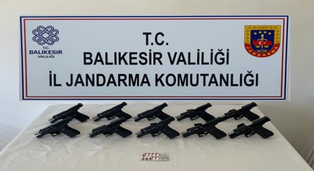 Ayvalıkta kaçak silah ve uyuşturucuya geçit yok