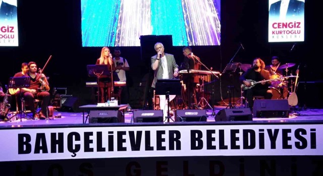 Bahçelievlerde Babalar Günü nedeniyle Cengiz Kurtoğlu rüzgarı esti