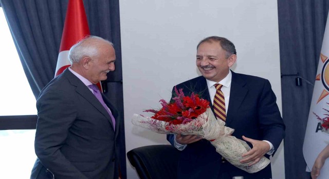 Bakan Özhaseki, AK Parti Yerel Yönetim lerine atanan Yılmazı tebrik etti