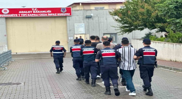 Balıkesirde jandarmadan suç örgütüne operasyon 7 tutuklama