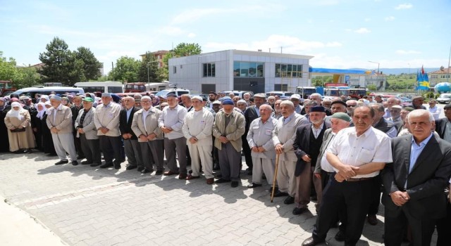 Başkan Sarıcaoğlu hacı adaylarını dualarla yolcu etti