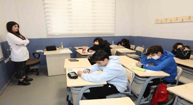Bayraklı Sosyal Etkinlik Merkezinde kayıtlar başladı