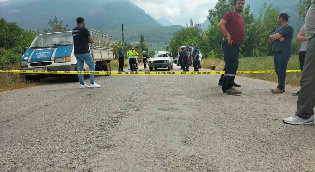 Bayram alışverişine giden kardeşleri kaza ayırdı: 1 ölü,3 yaralı