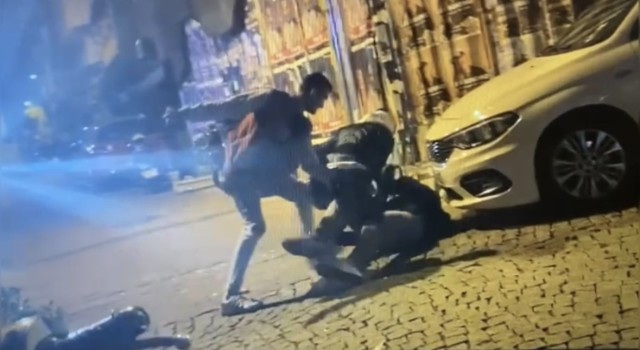 Beşiktaşta bıçaklı trafik kavgasının zanlıları yakalandı: Kavga anları kamerada