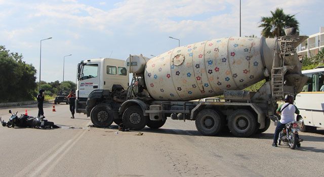 Beton Mikseri ile Motosiklet Çarpıştı: 2 Kişi Yaralandı