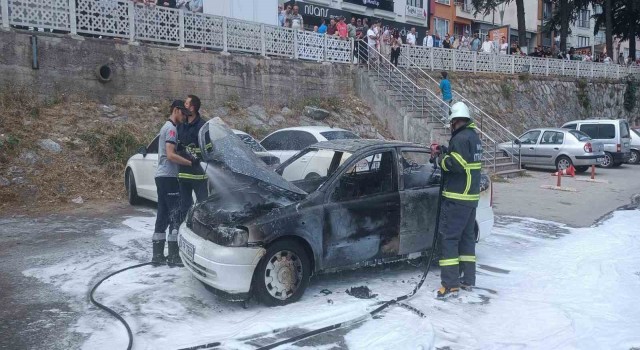 Bigada seyir halindeki araç alev alev yandı