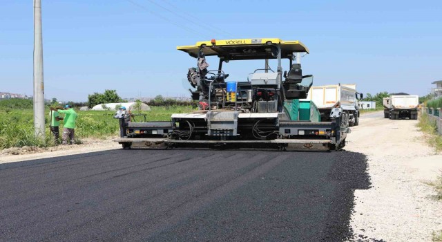 Bin 200 metre uzunluğundaki cadde yeni yüzüne kavuştu