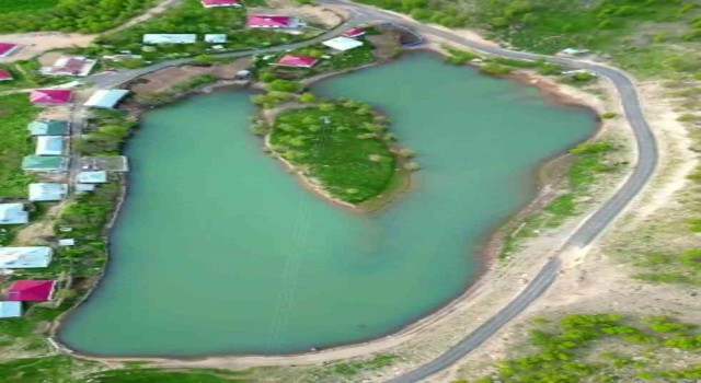 Bingölde doğa harikası göl fotoğrafçıların uğrak mekanı oldu