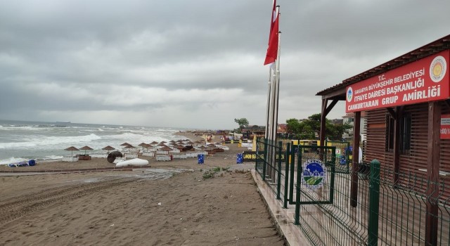 Binlerce kişinin akın ettiği o sahilden tatilcileri üzecek haber