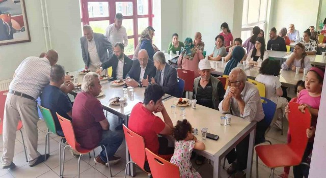 Birlik Vakfı, Kütahyadaki depremzede vatandaşları bayramda da yalnız bırakmadı